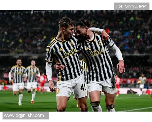 高清足球明星手柄图片展示尽显球星风采与游戏魅力